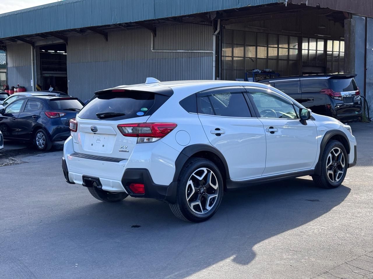 Vehicle image 4