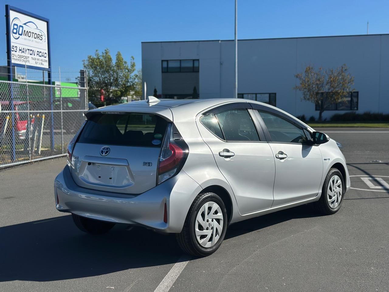 Vehicle image 5