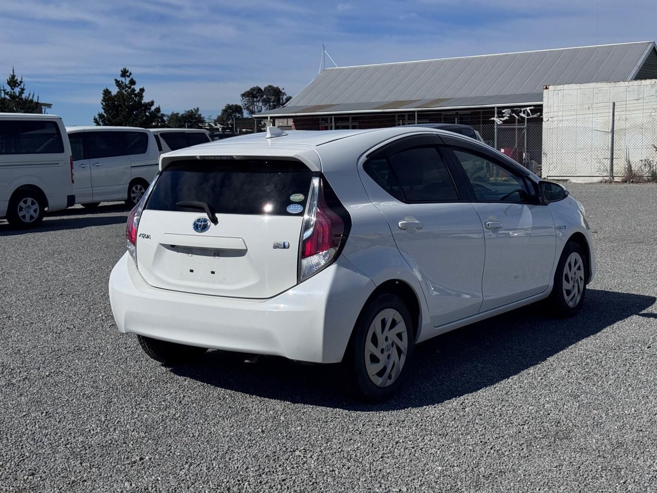 Vehicle image 5