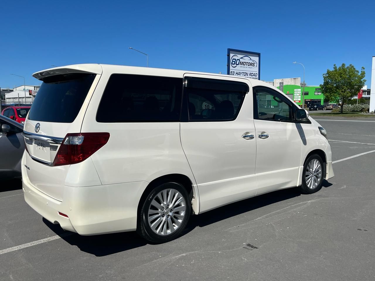 Vehicle image 4