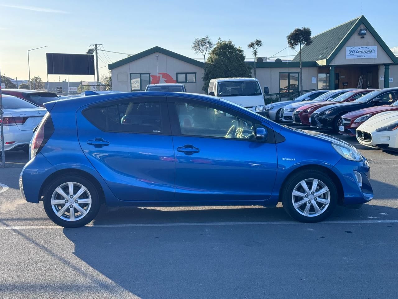 Vehicle image 4