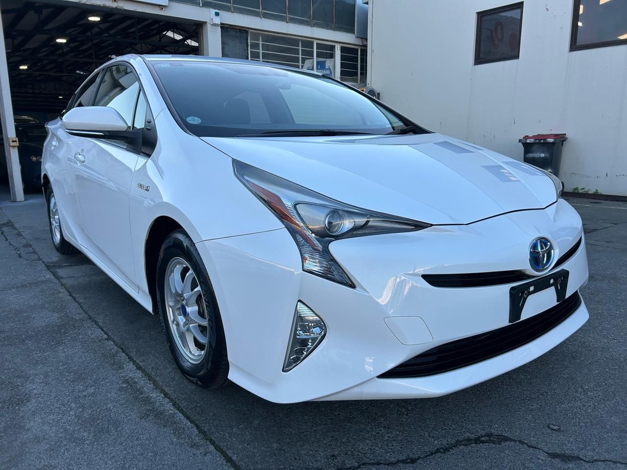 Vehicle image 4