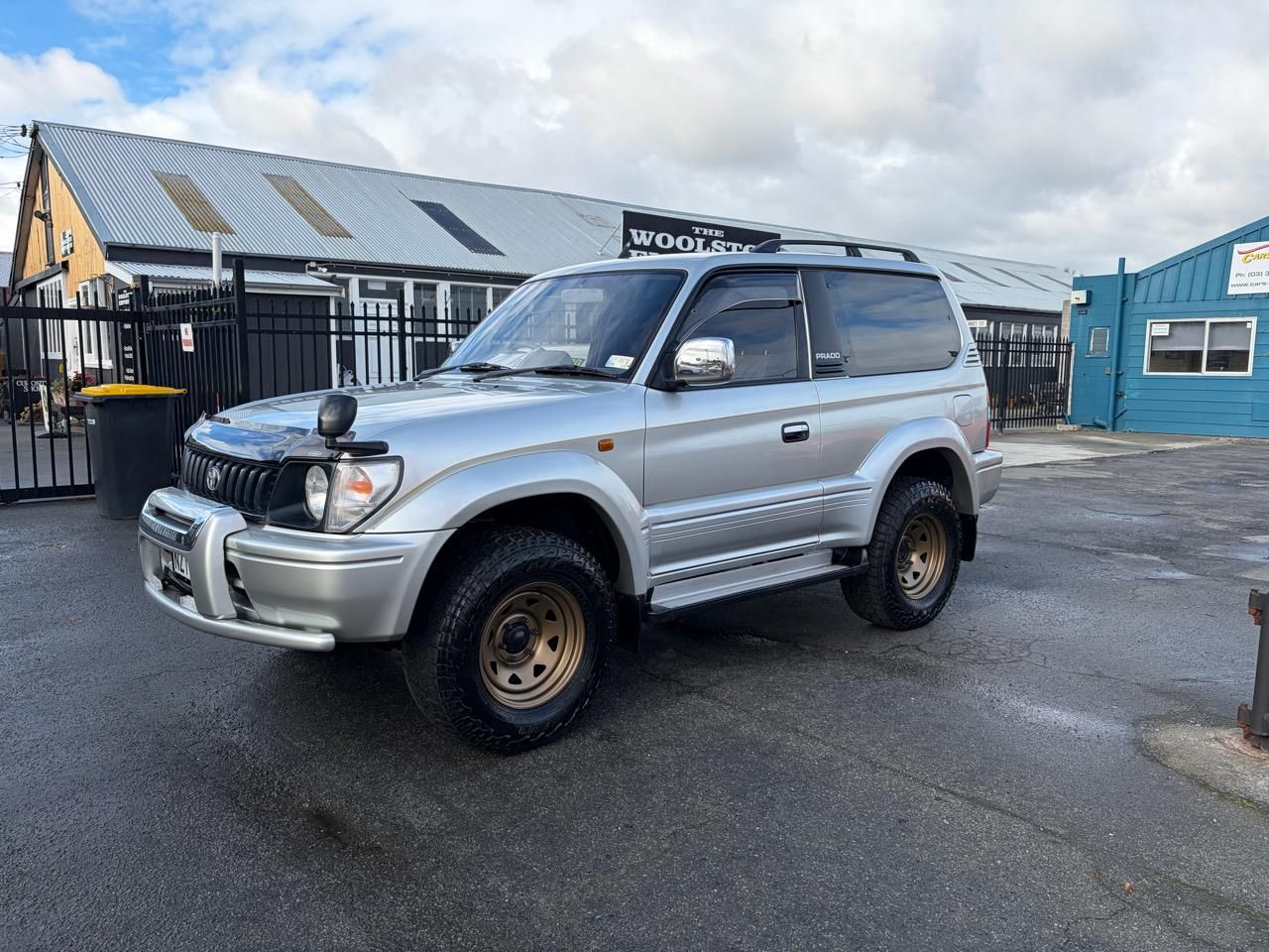 Vehicle image 3