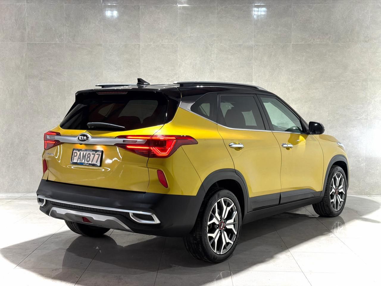 Vehicle image 3