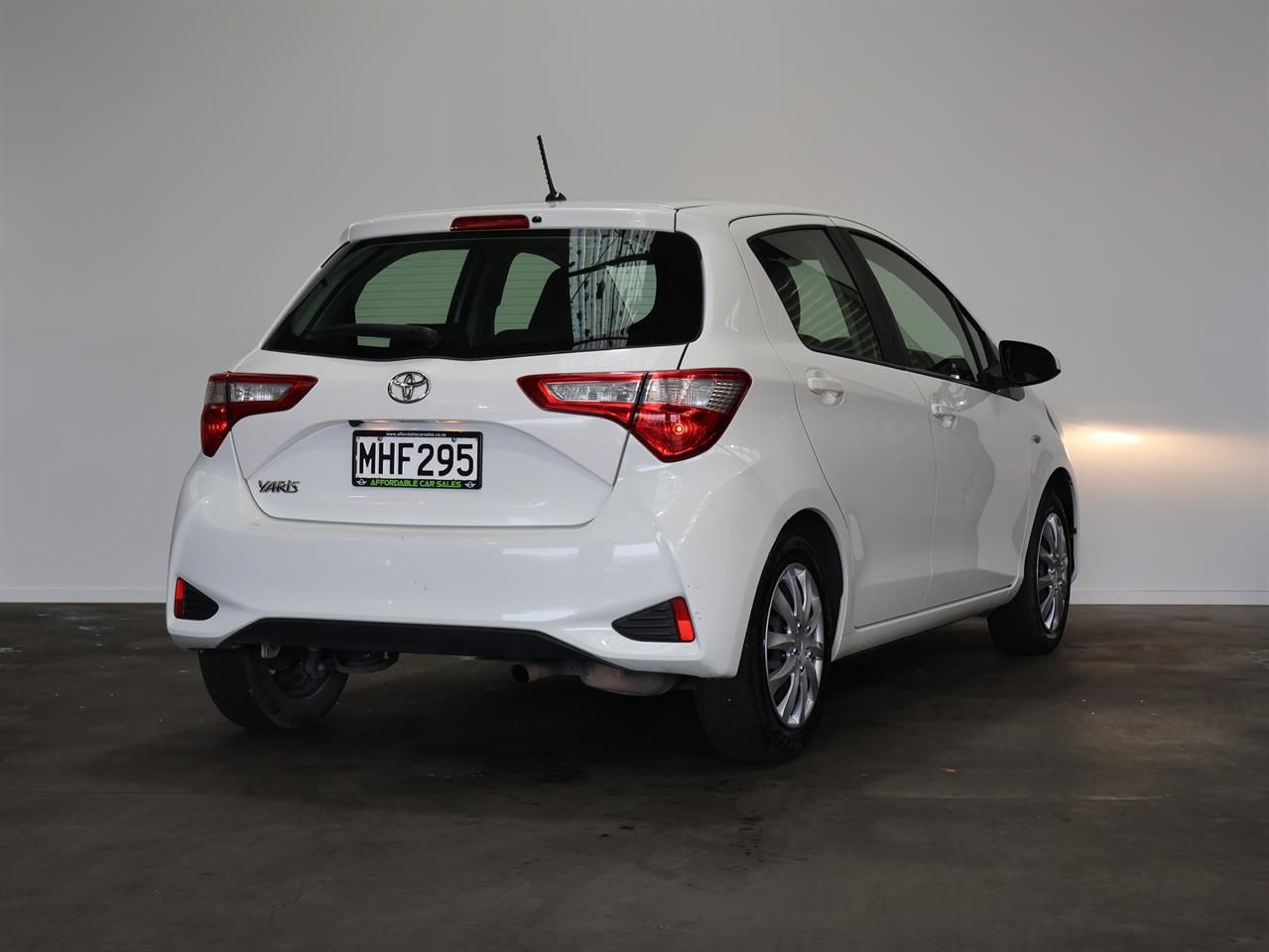 Vehicle image 4