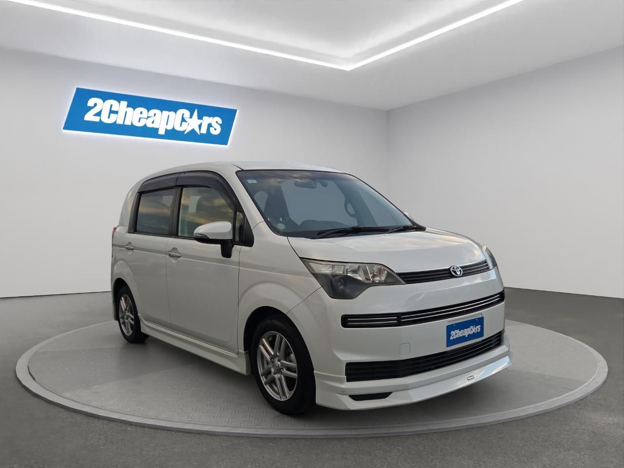 Vehicle image 3