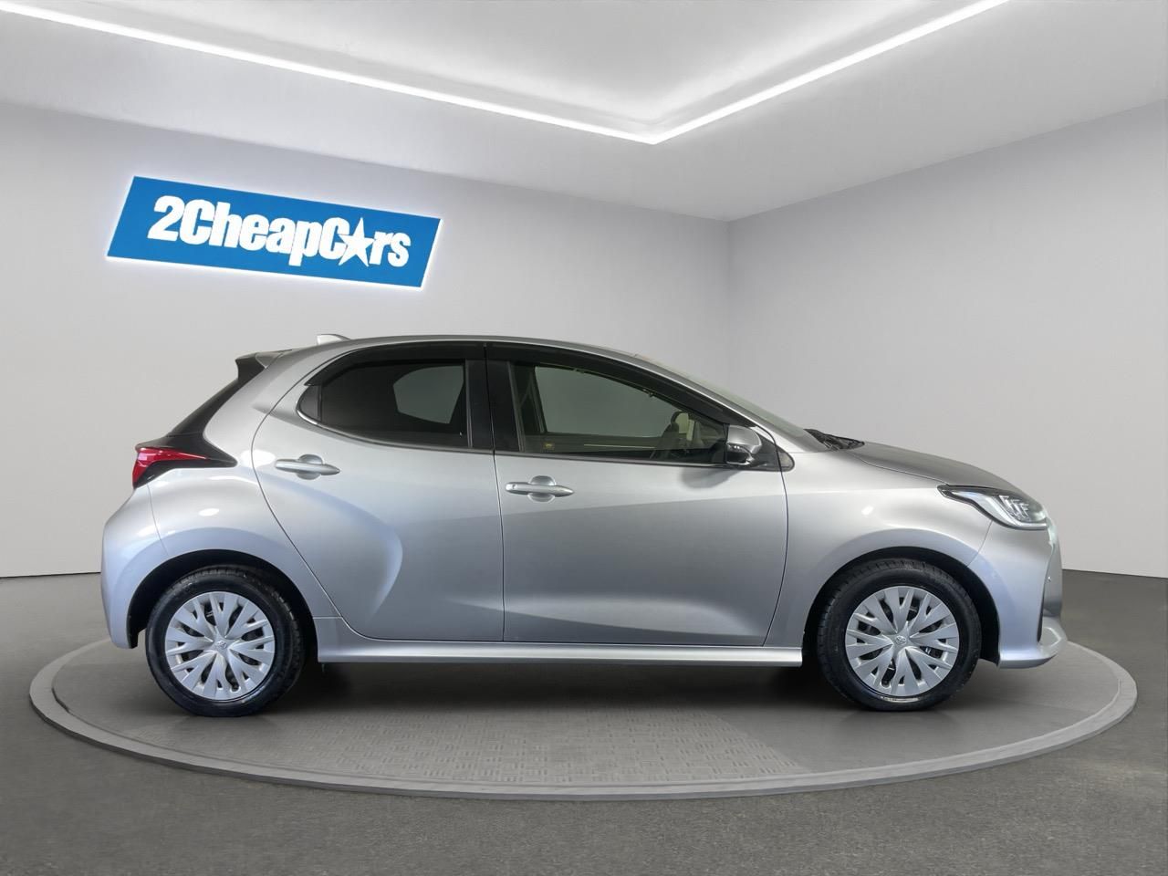 Vehicle image 4