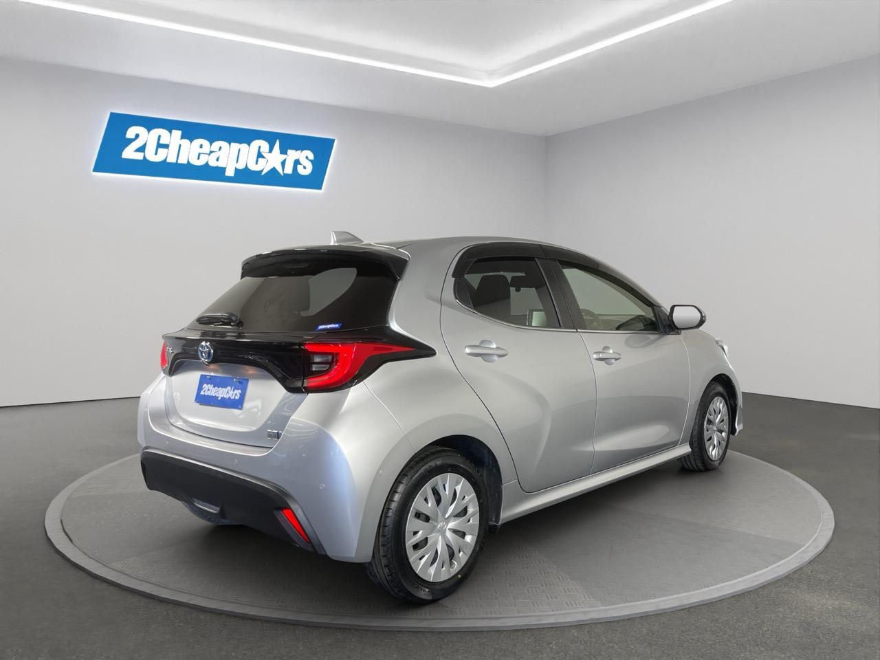 Vehicle image 5