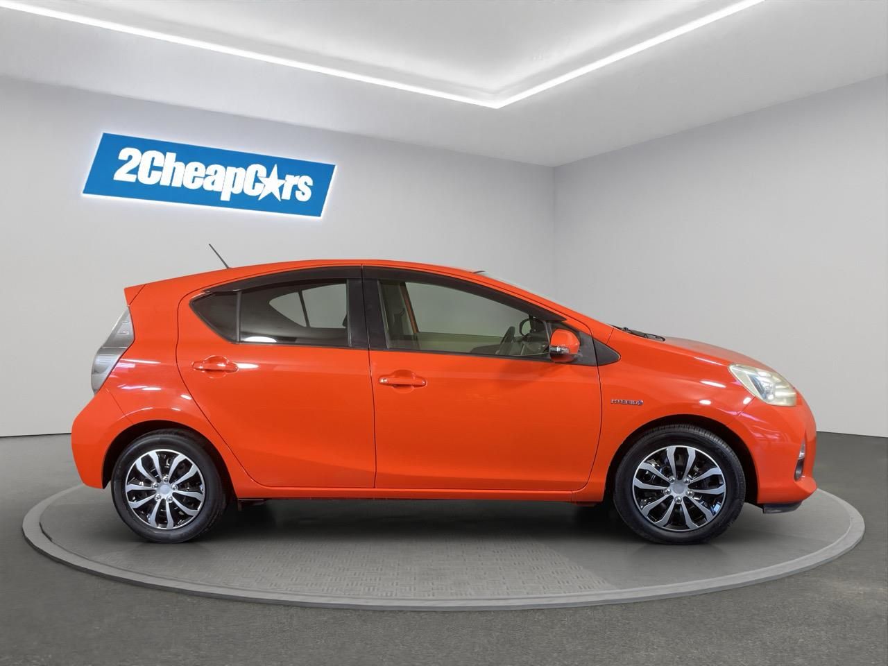 Vehicle image 4
