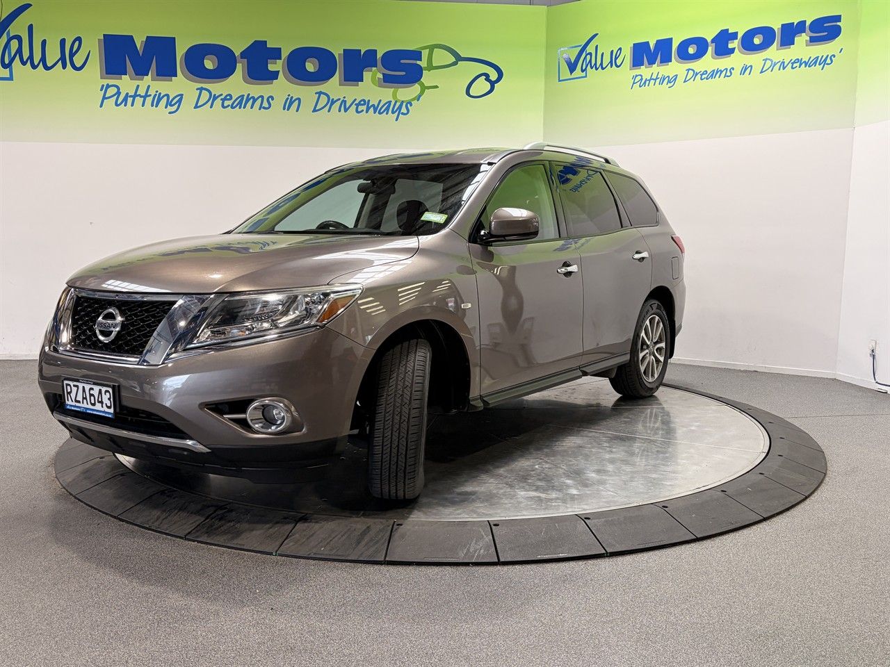 Vehicle image 3