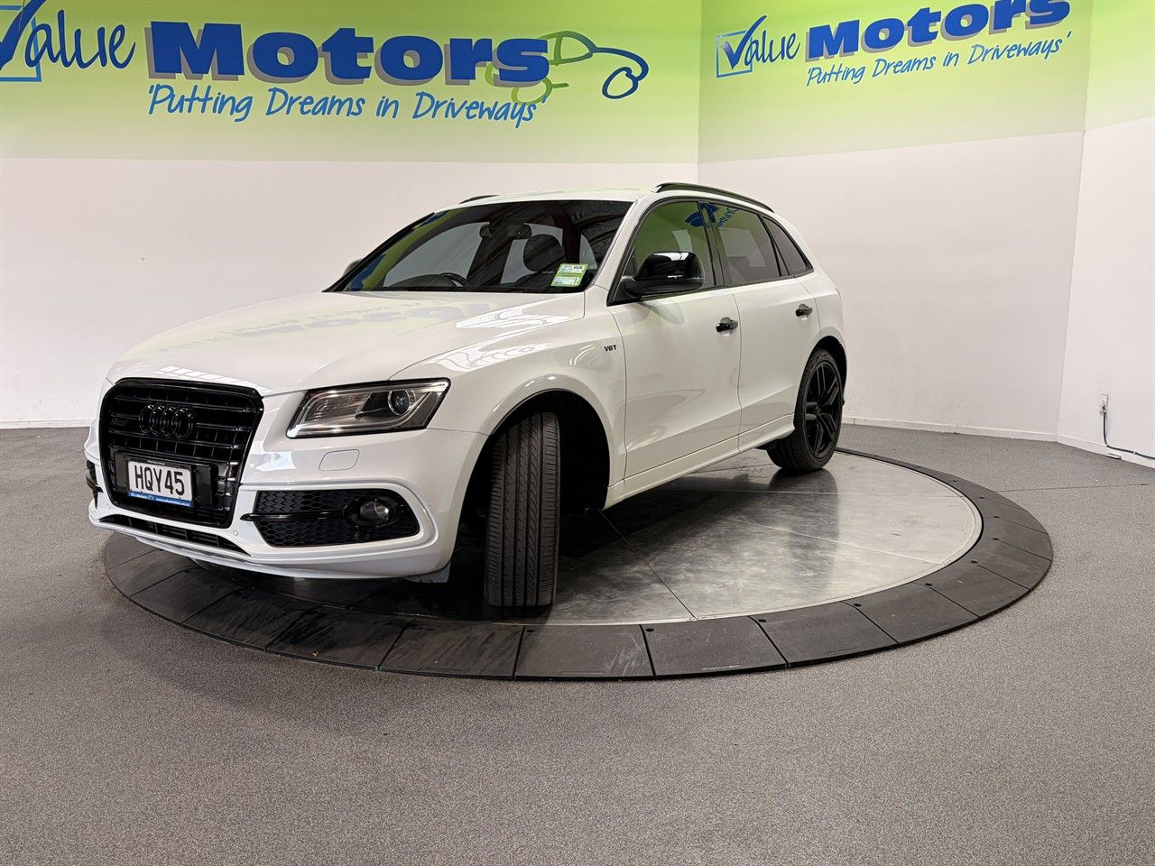 Vehicle image 3