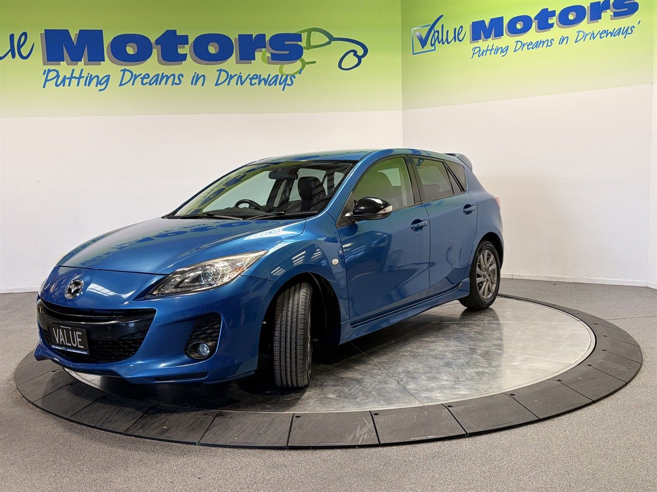 Vehicle image 3