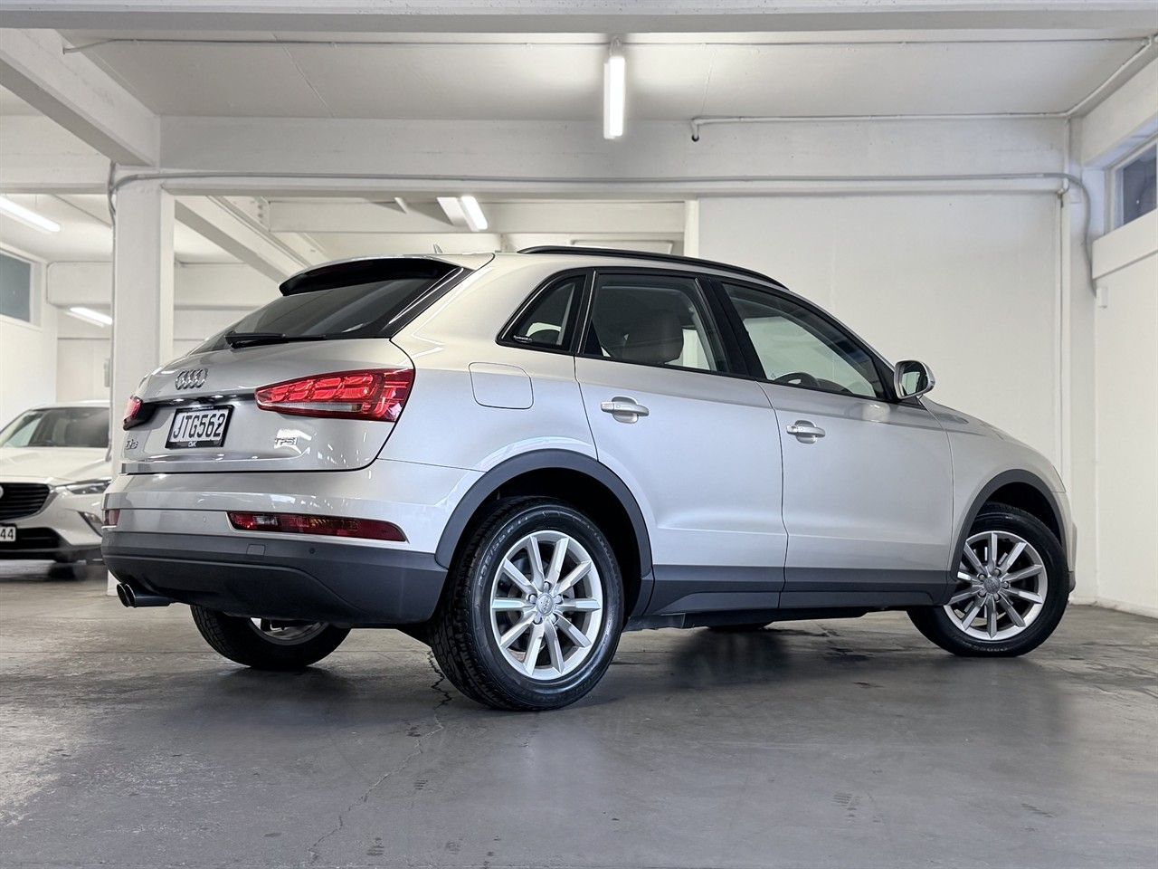 Vehicle image 3
