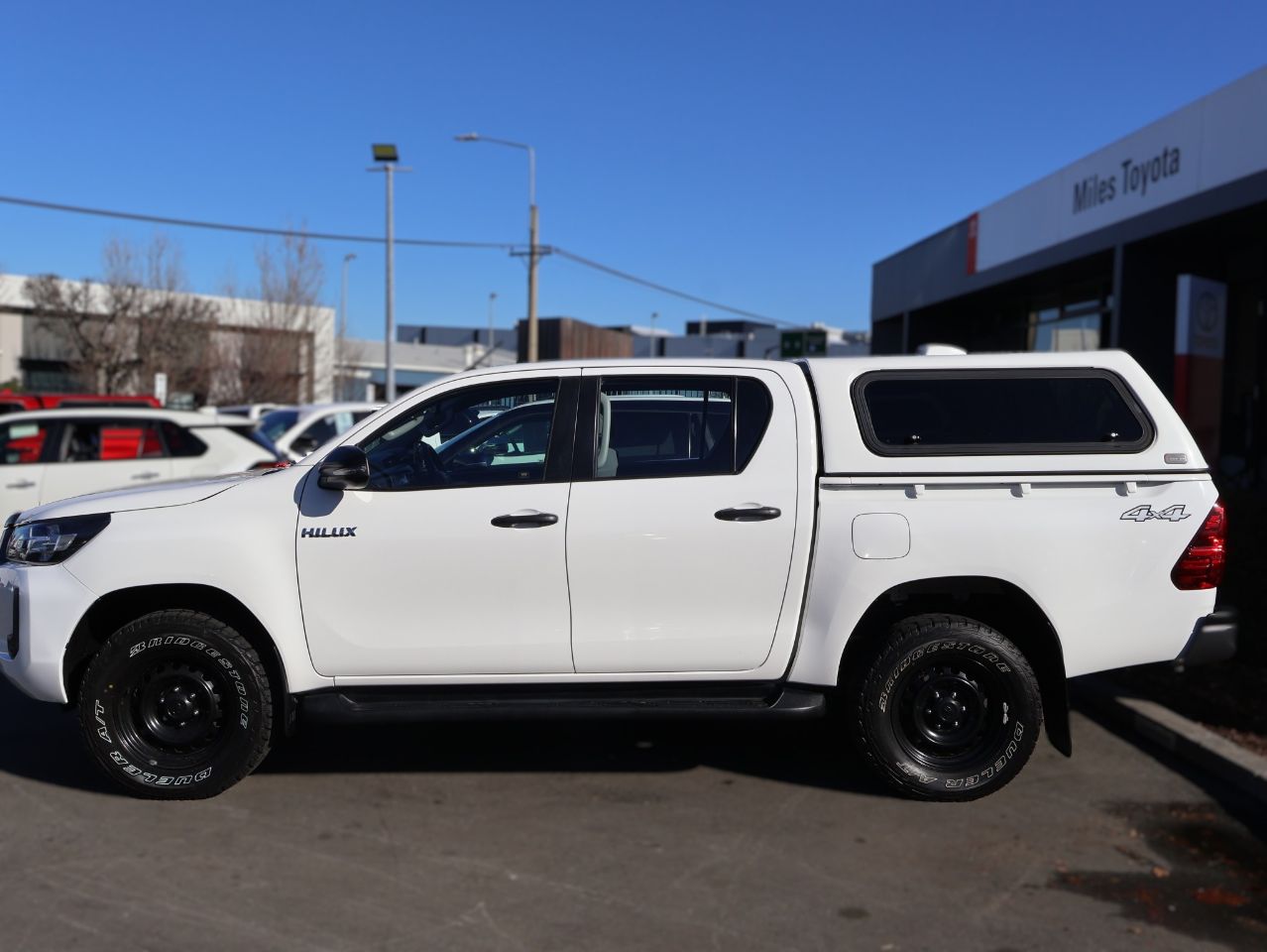 Vehicle image 4