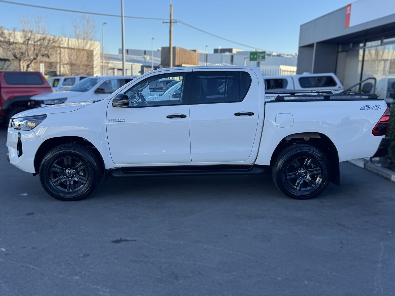 Vehicle image 4