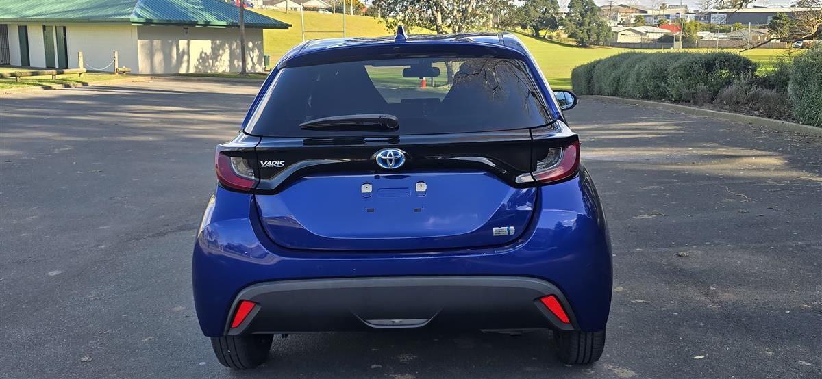 Vehicle image 5