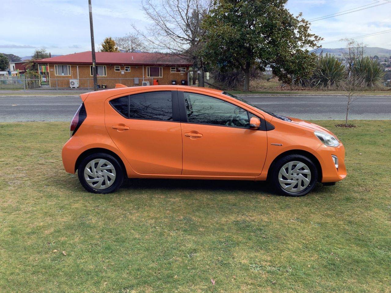 Vehicle image 4