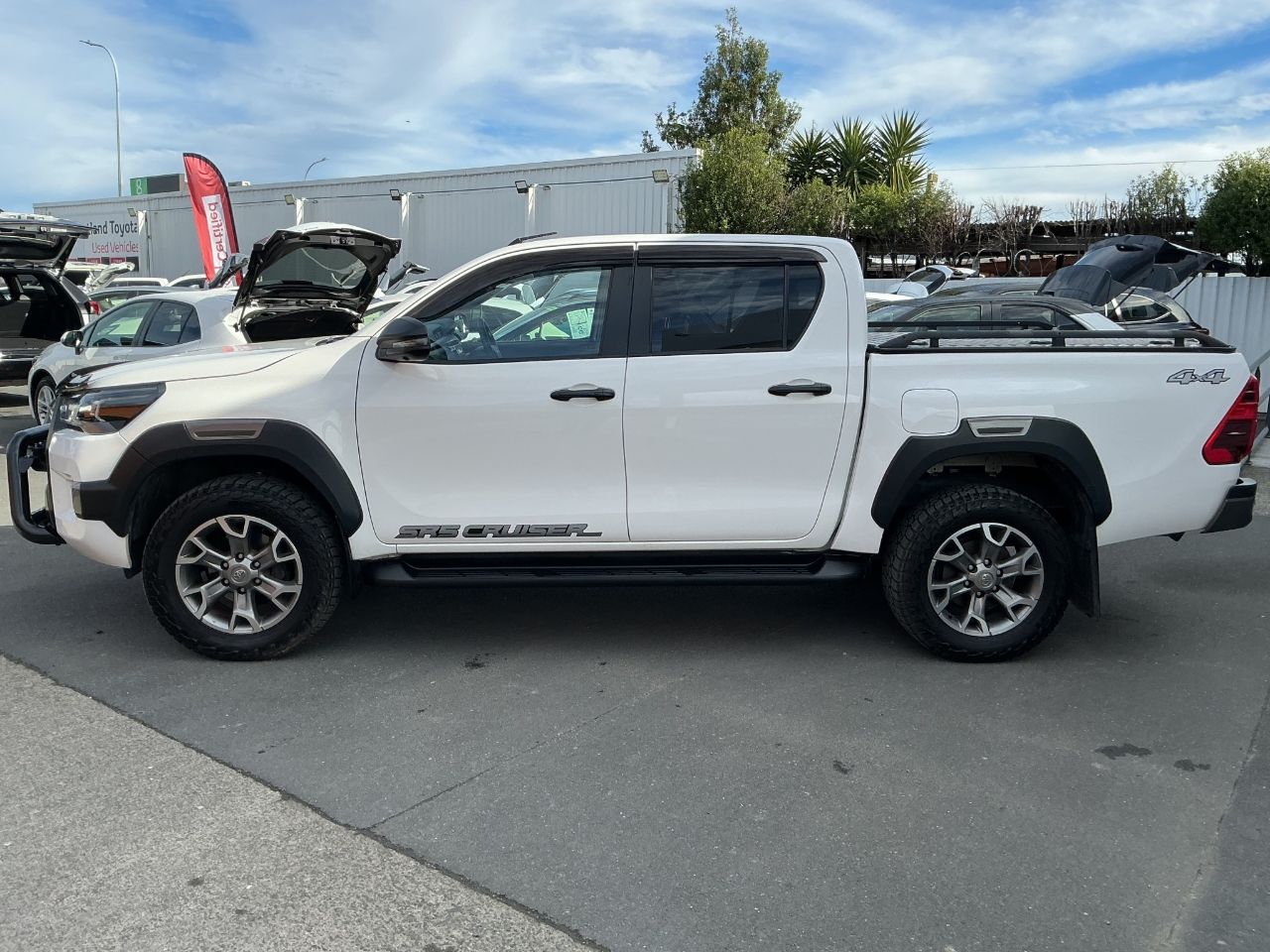 Vehicle image 5