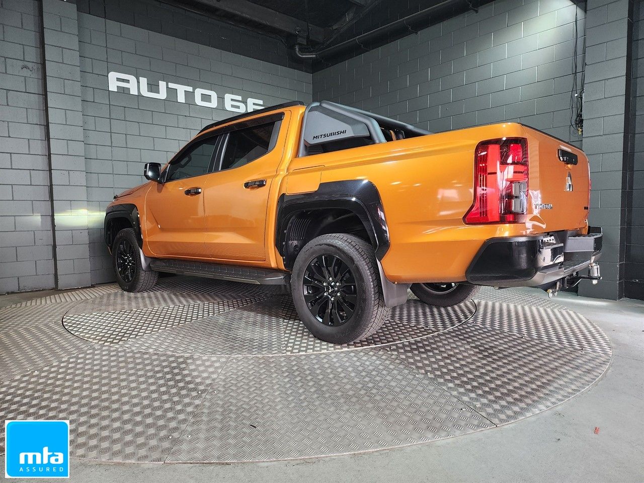 Vehicle image 5