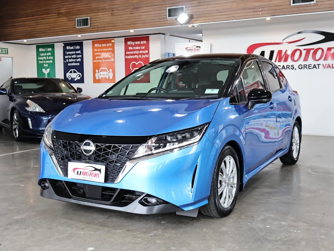 Vehicle image 3