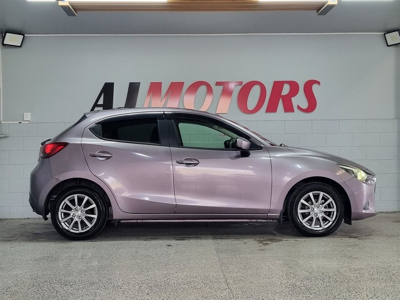 Vehicle image 5