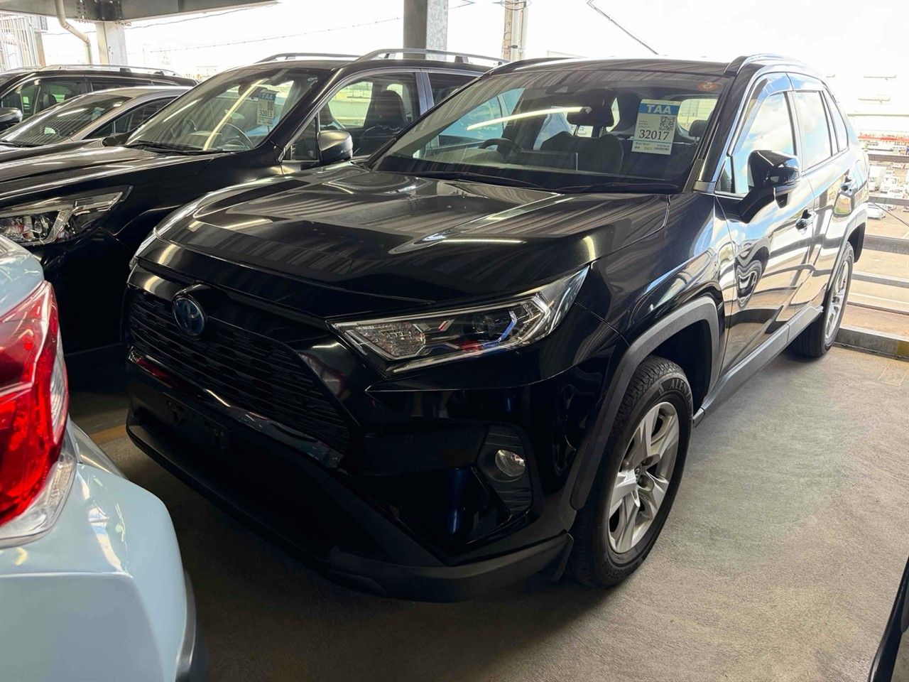 Vehicle image 5