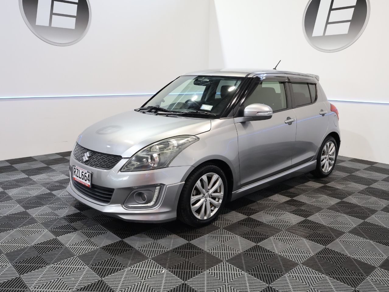 Vehicle image 5