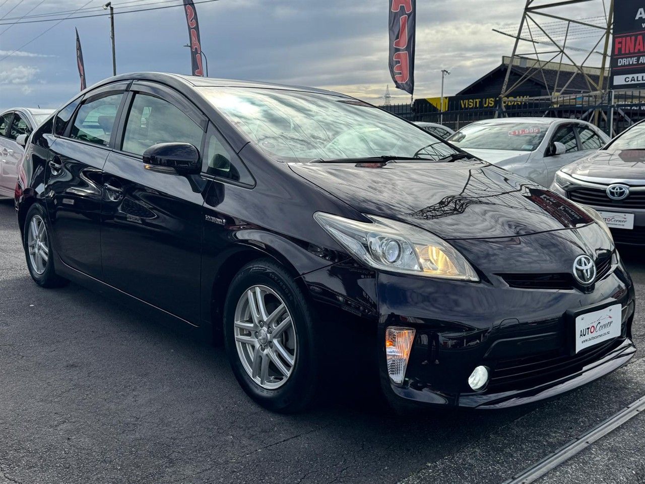 Vehicle image 5