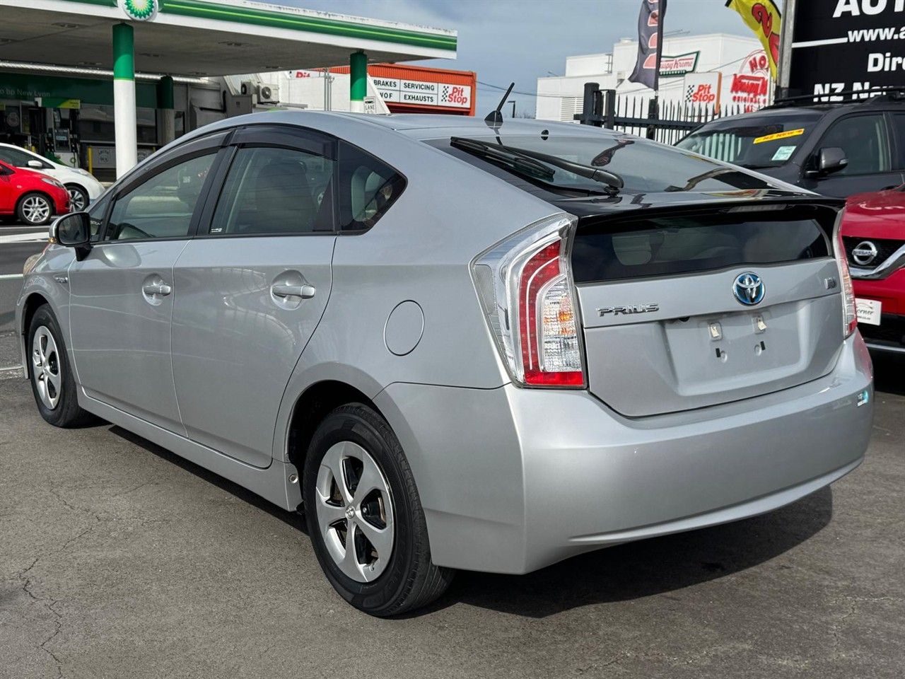 Vehicle image 2