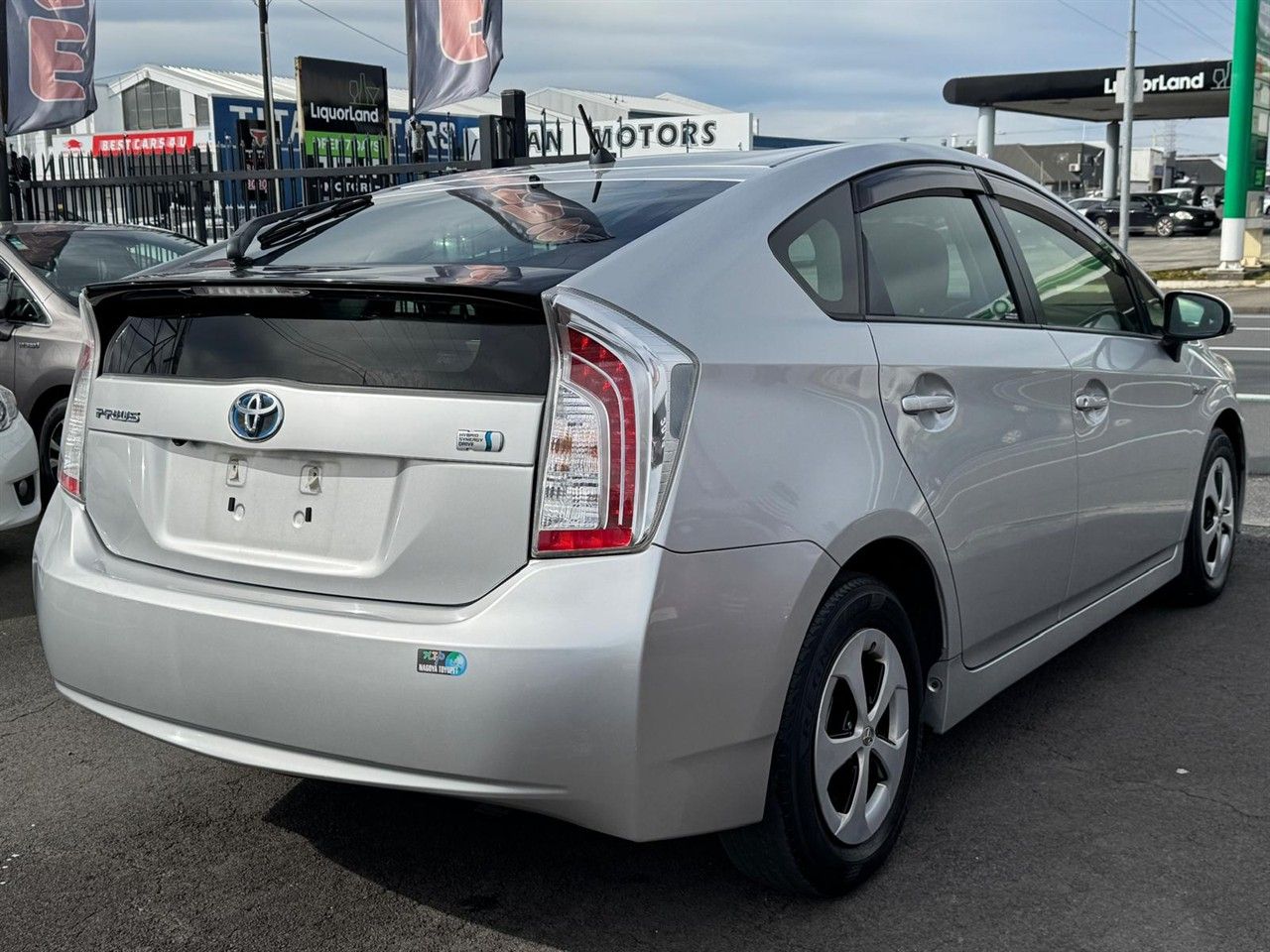 Vehicle image 4