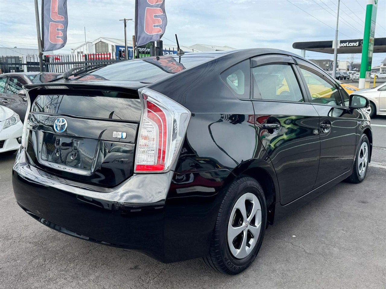 Vehicle image 4