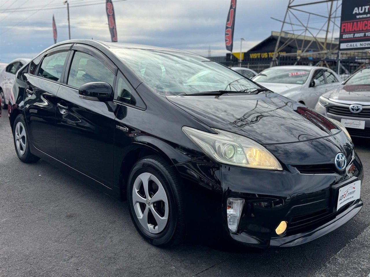 Vehicle image 5
