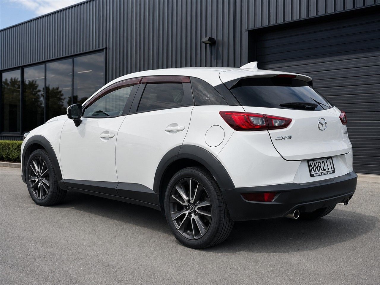 Vehicle image 4