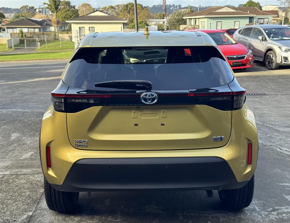 Vehicle image 5
