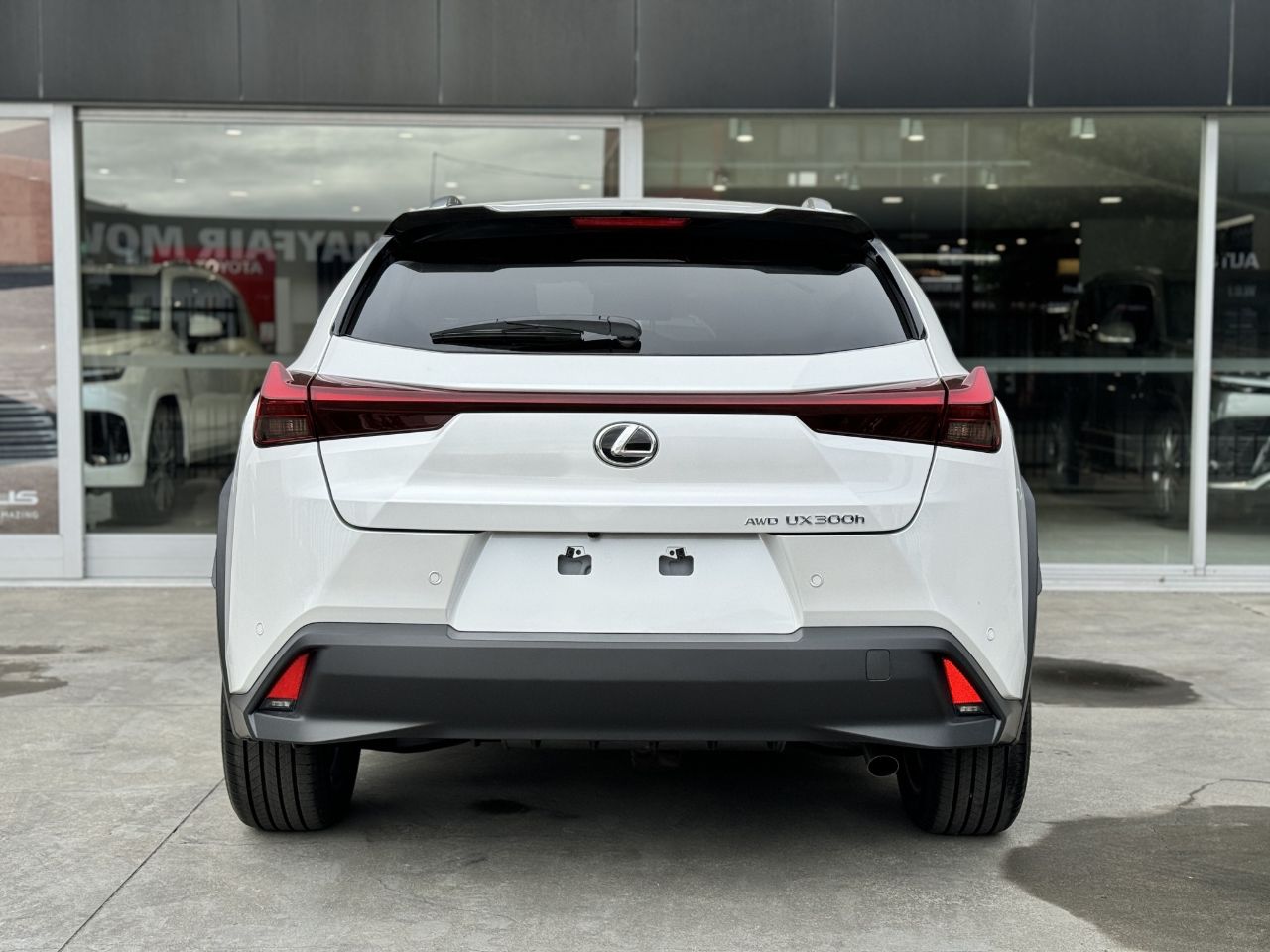 Vehicle image 4