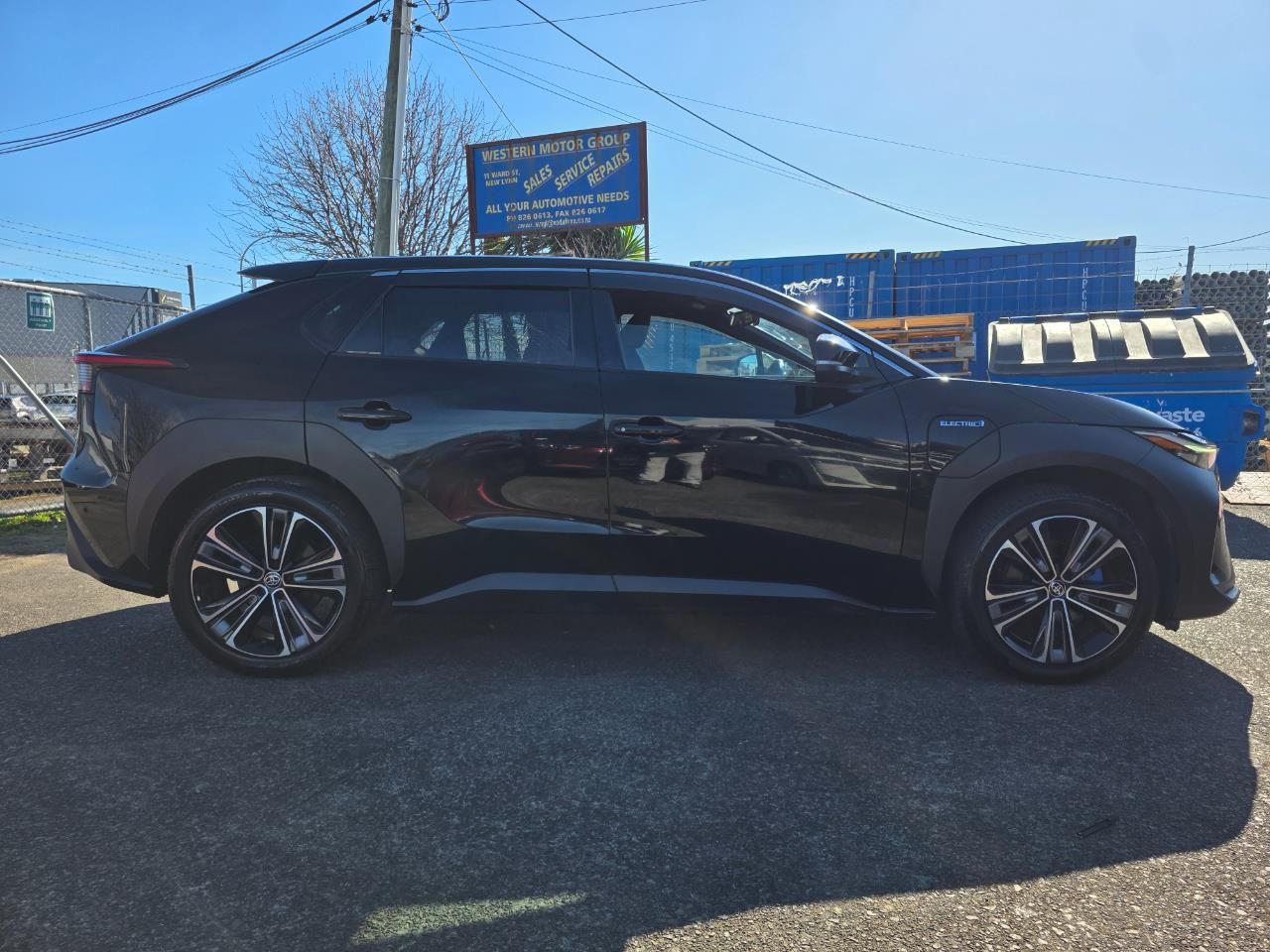 Vehicle image 5