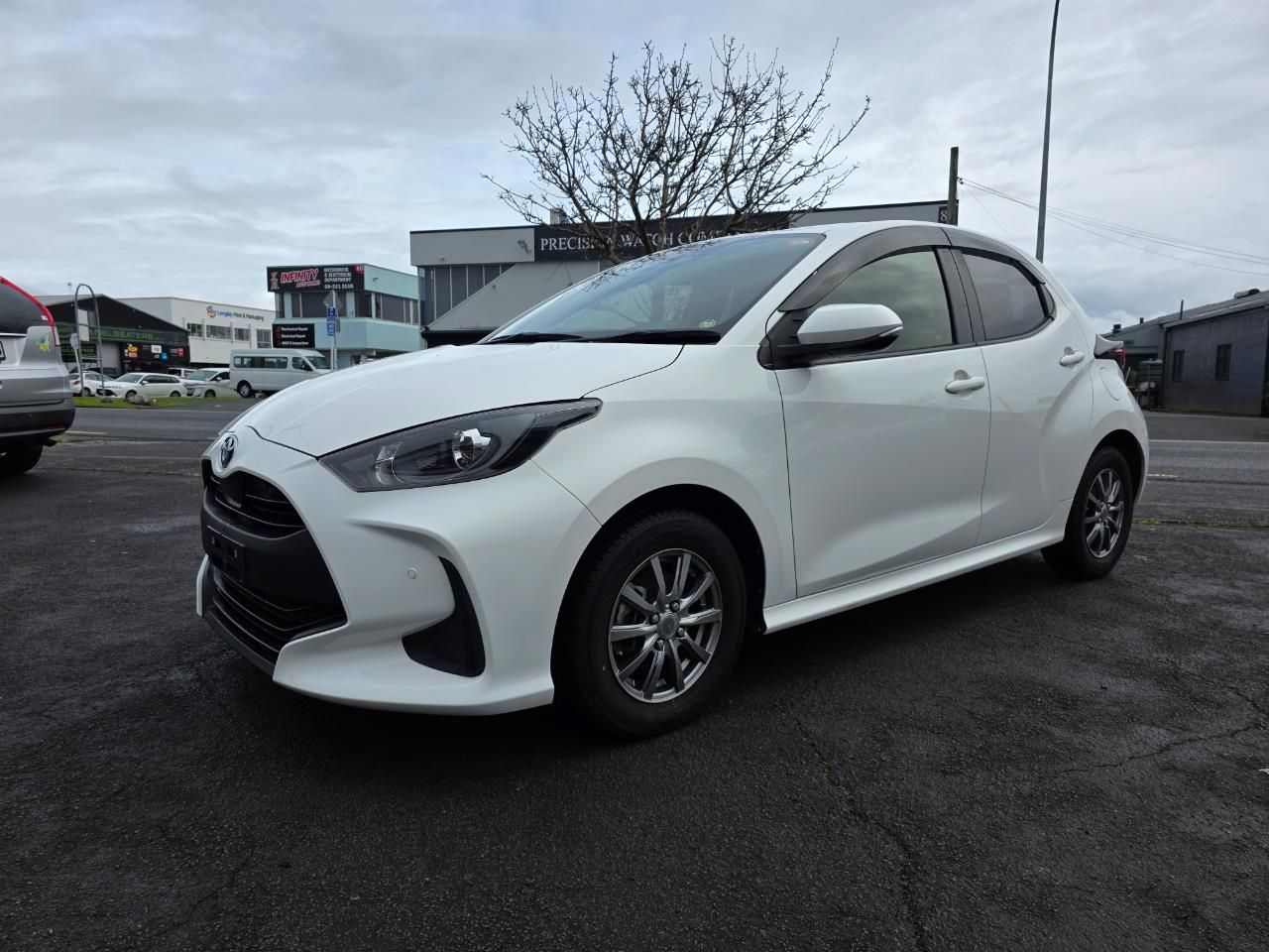 Vehicle image 4