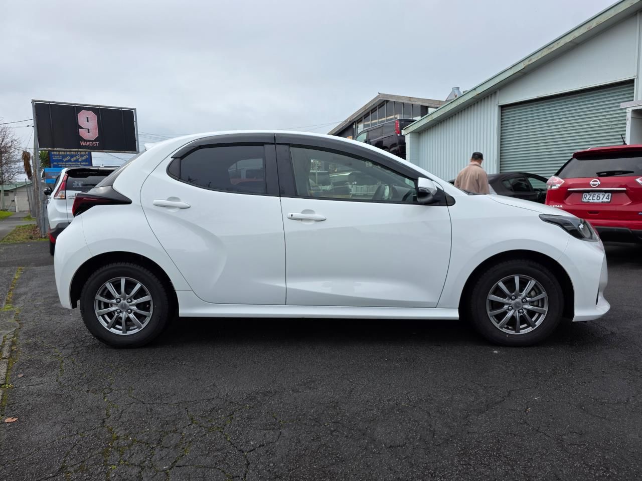Vehicle image 5