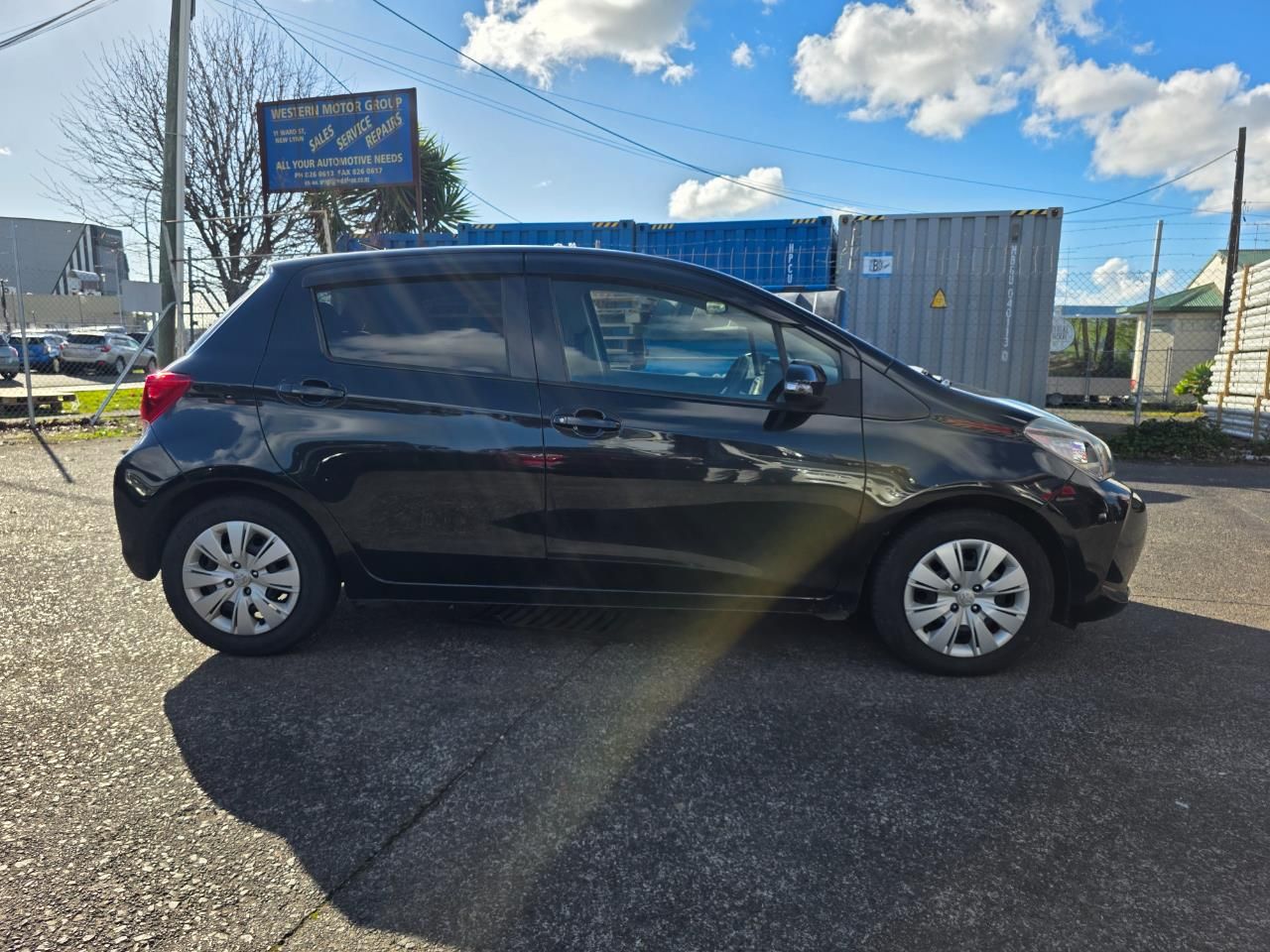 Vehicle image 5