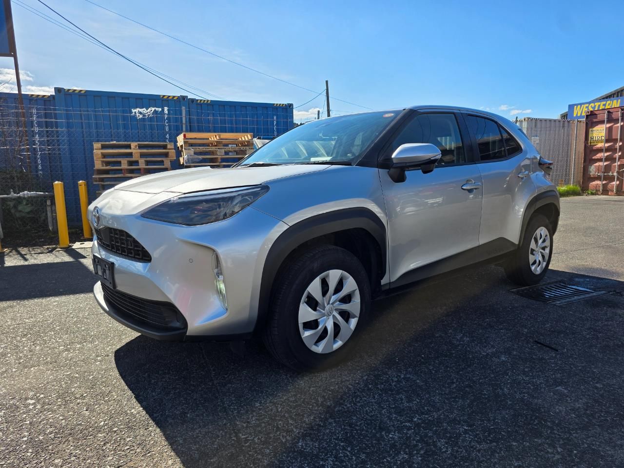 Vehicle image 4