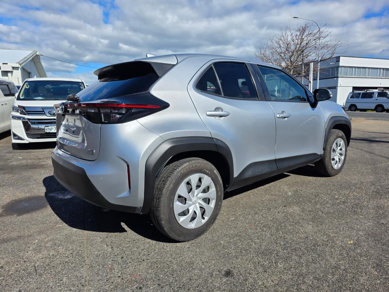 Vehicle image 5