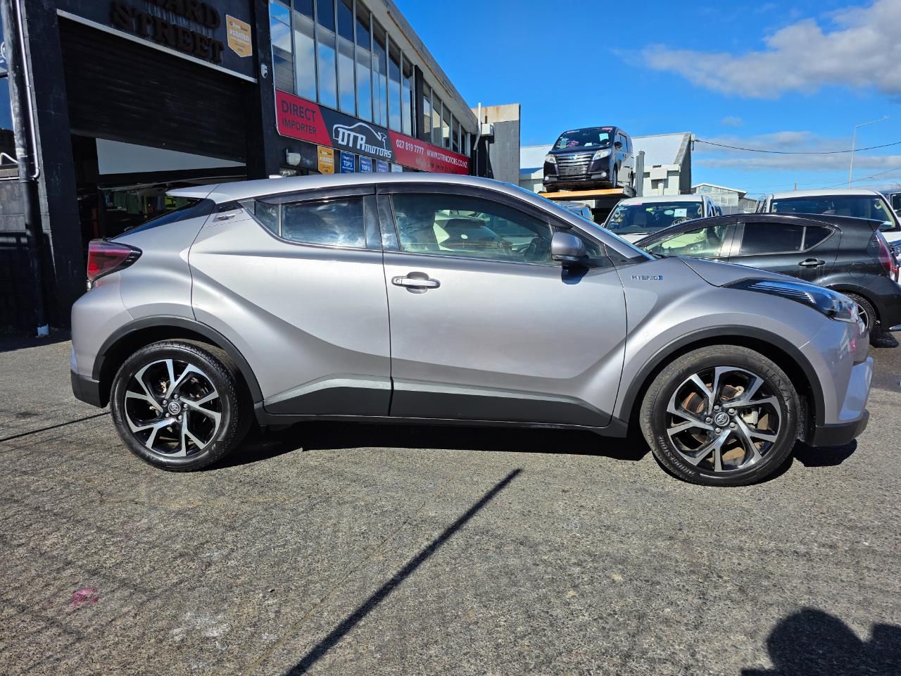 Vehicle image 5