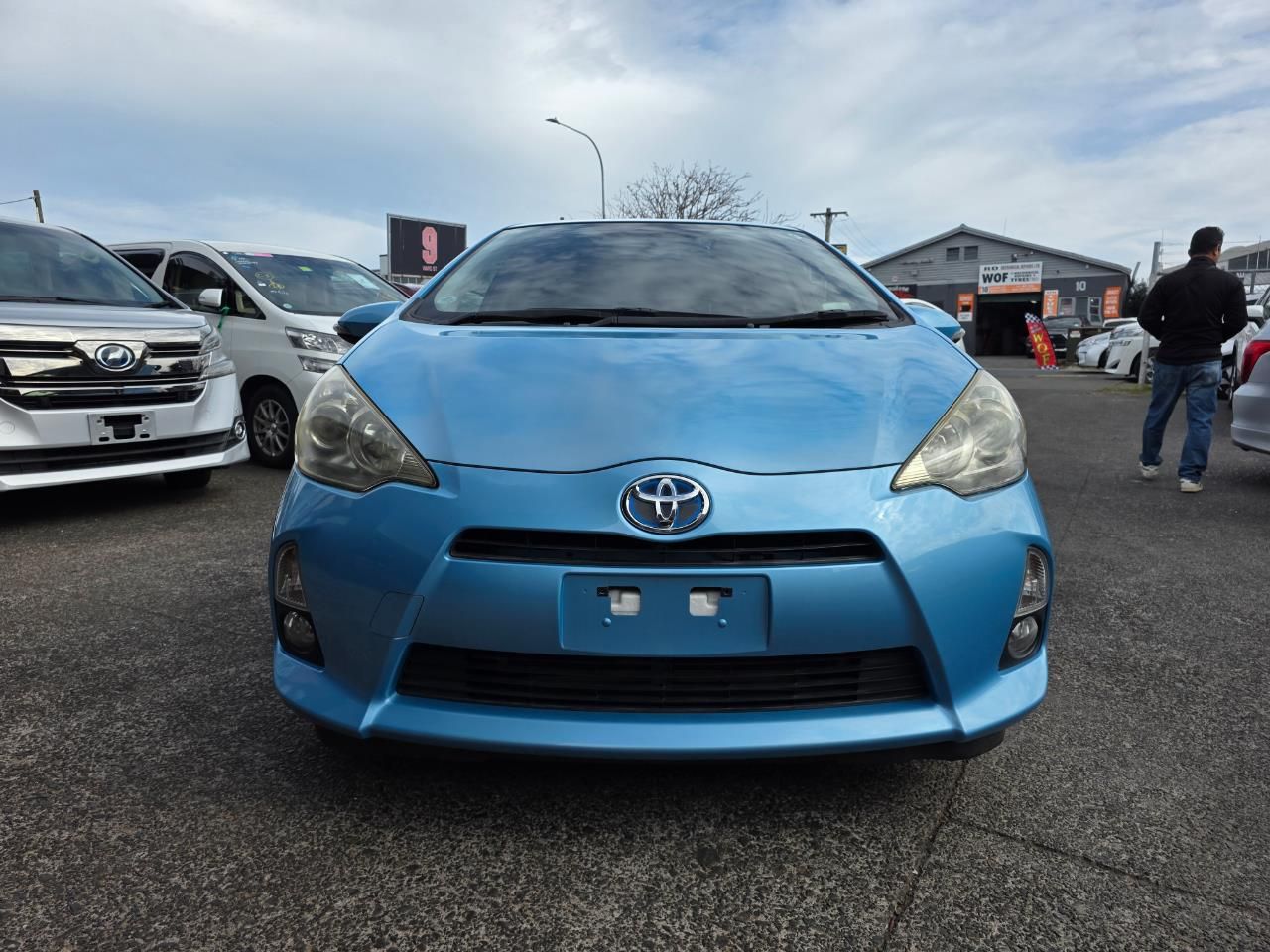 Vehicle image 3
