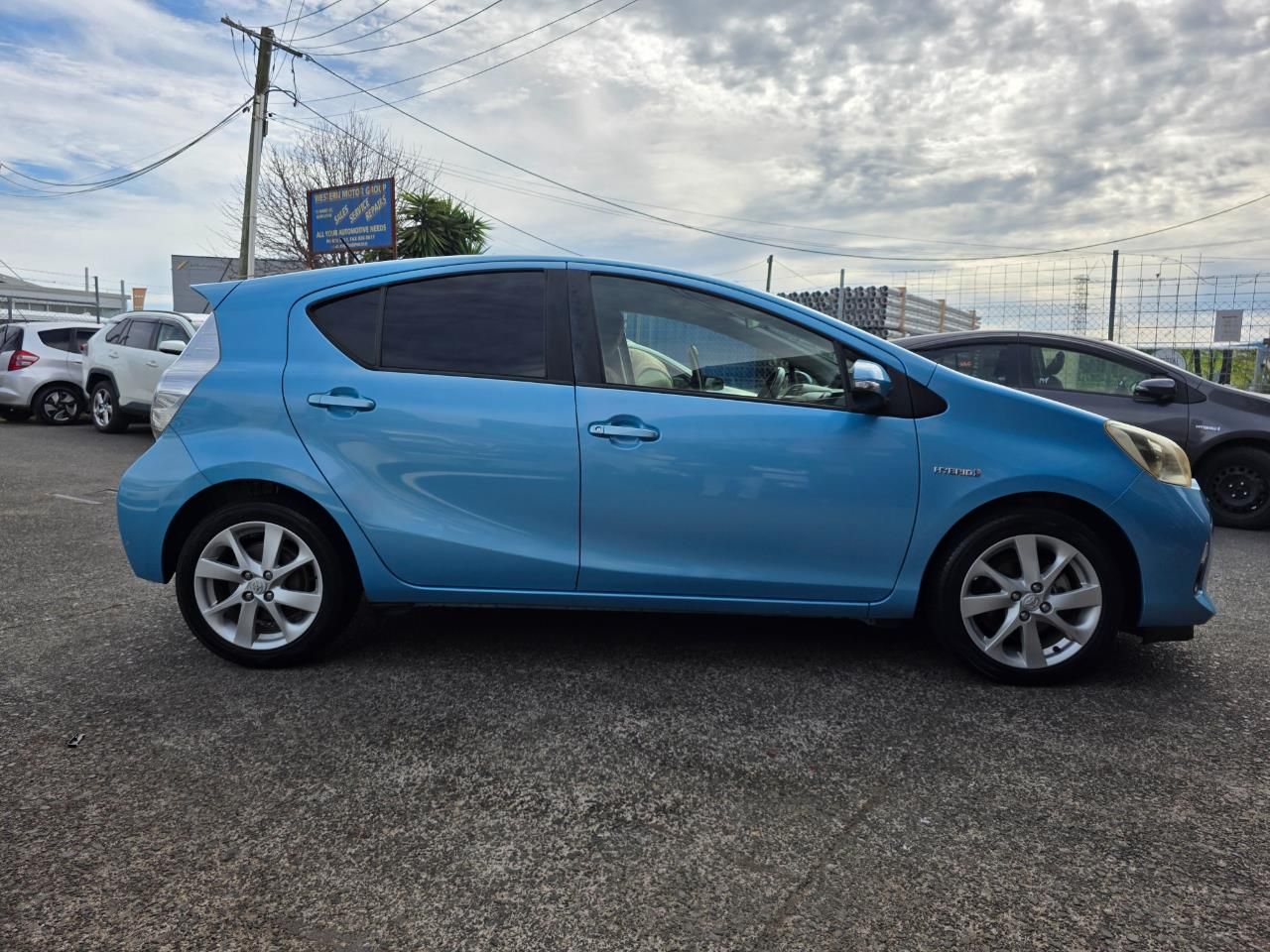 Vehicle image 5