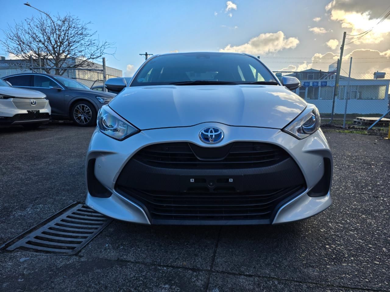 Vehicle image 3