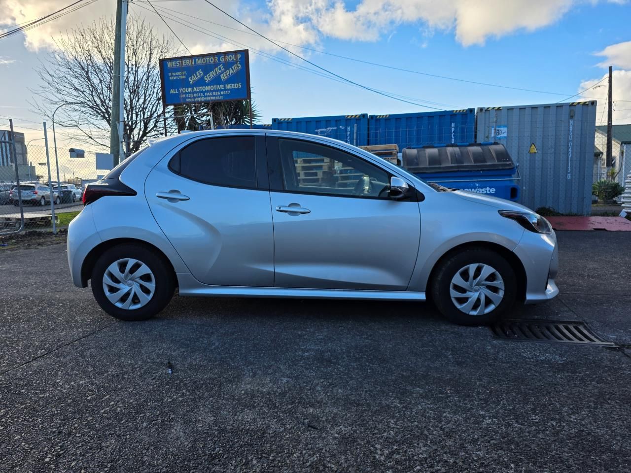 Vehicle image 5