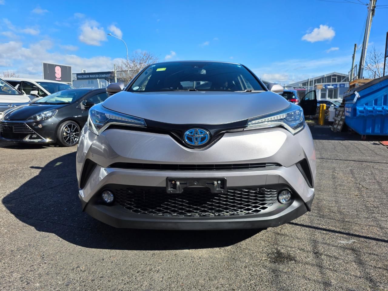 Vehicle image 3