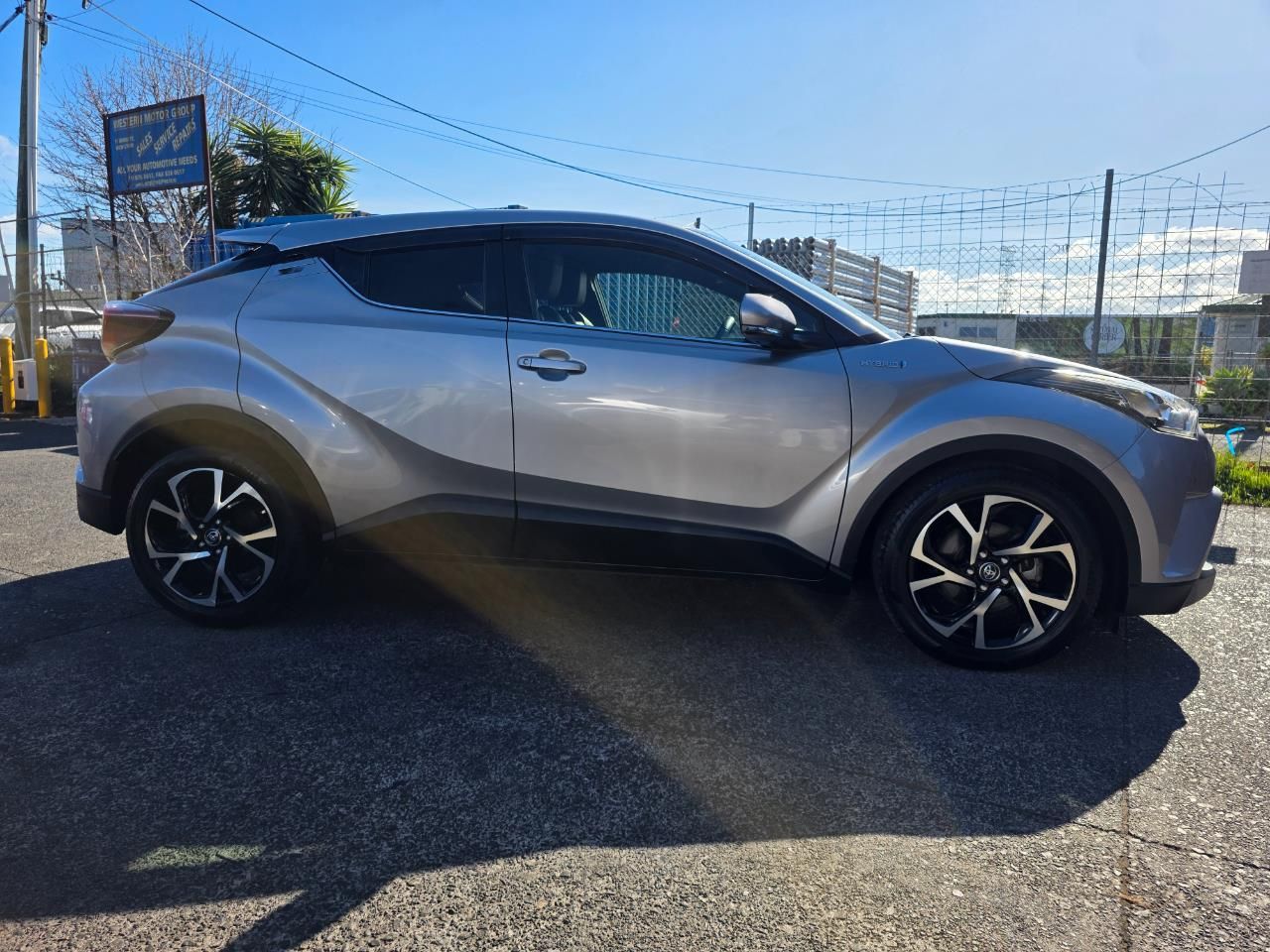 Vehicle image 5