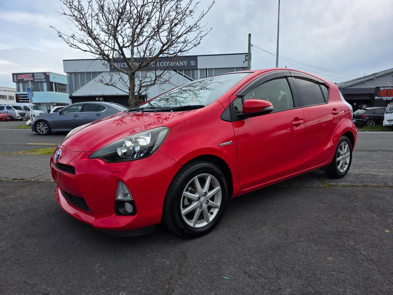 Vehicle image 4