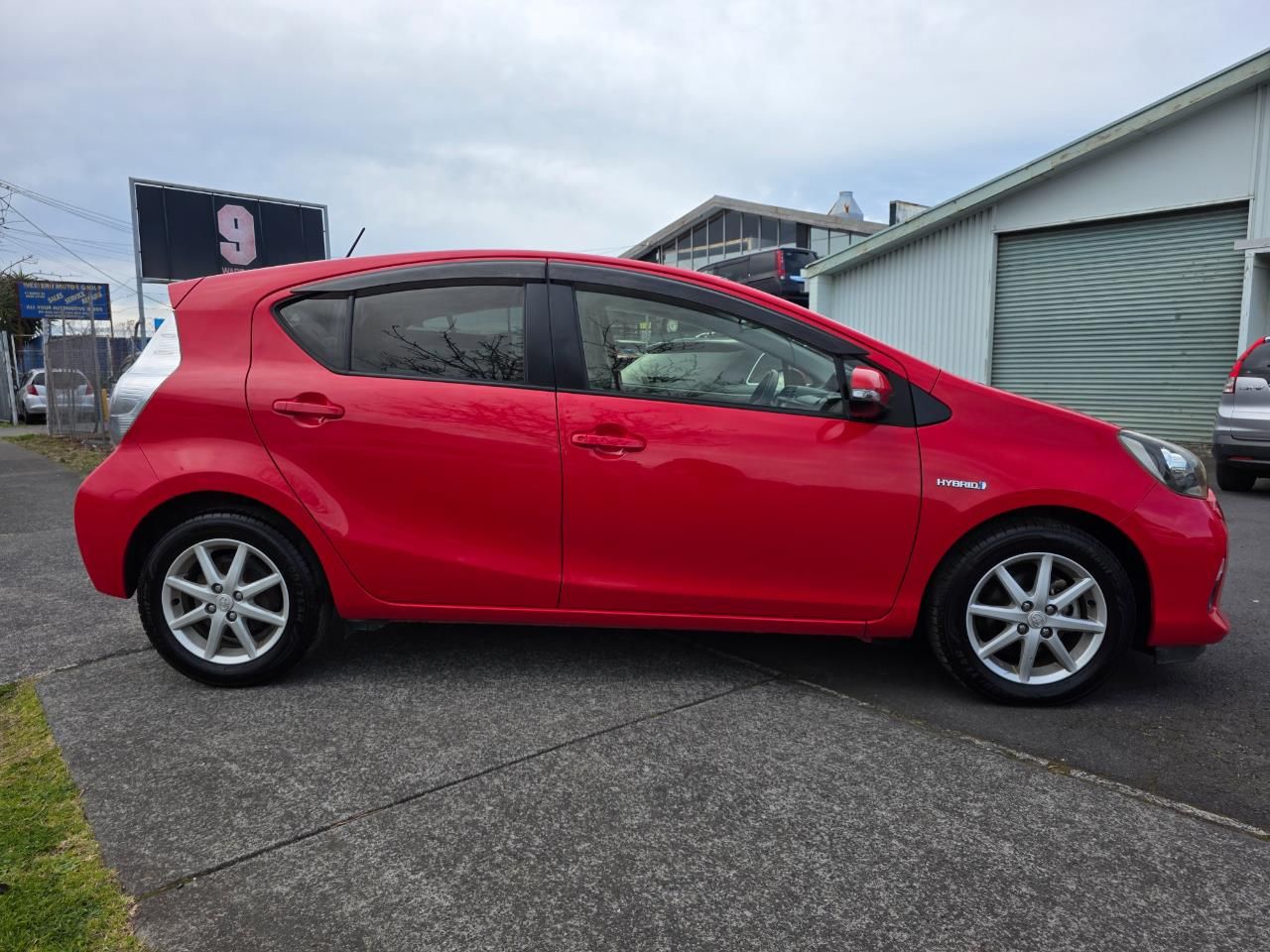 Vehicle image 5
